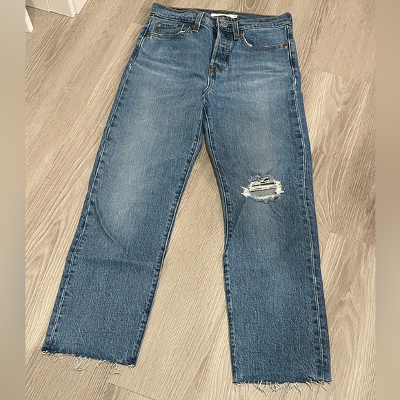 Levi’s Wedgie Straight 25 Medium Wash Denim Jeans - Picture 5 of 8